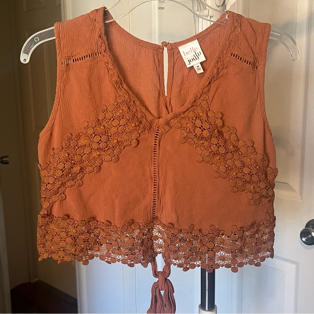 💙sleeve less lace detail loose fit crop top in a rusty p MED FAIRY, whimsy